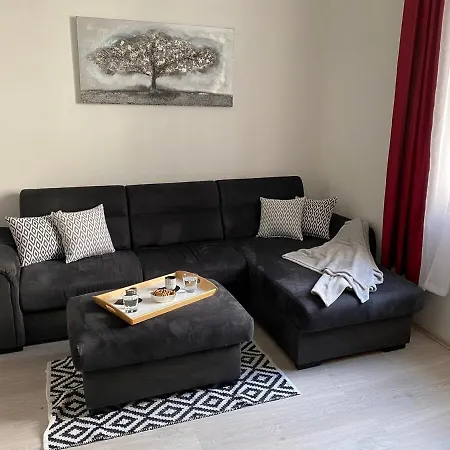 Center - Lovely And Spacious 2bdrm *
