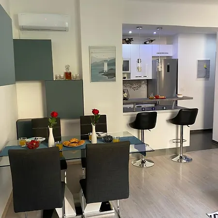 Apartment Center - Lovely And Spacious 2bdrm