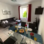 Center - Lovely And Spacious 2bdrm Apartmán Split