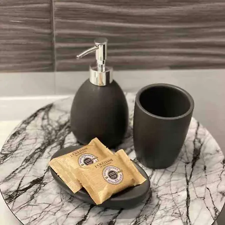 Апартаменты Center - Lovely And Spacious 2bdrm