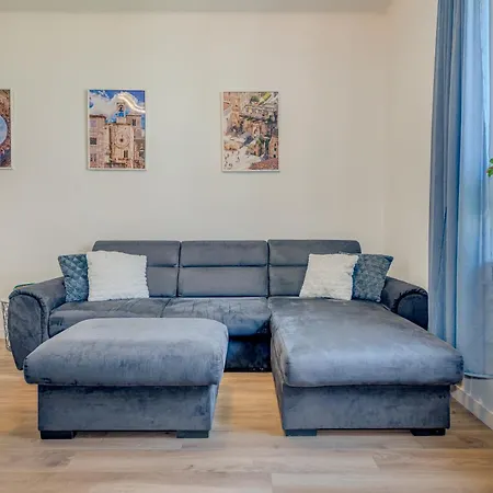 Center - Lovely And Spacious 2bdrm Appartamento *