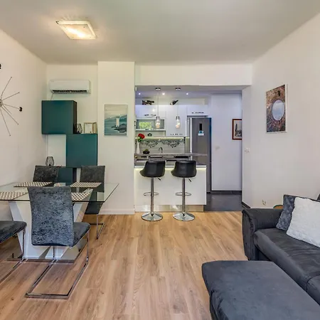 Center - Lovely And Spacious 2bdrm Spalato