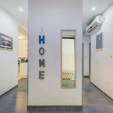アパート Center - Lovely And Spacious 2bdrm スプリト