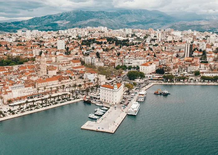 Apartmán Center - Lovely And Spacious 2bdrm