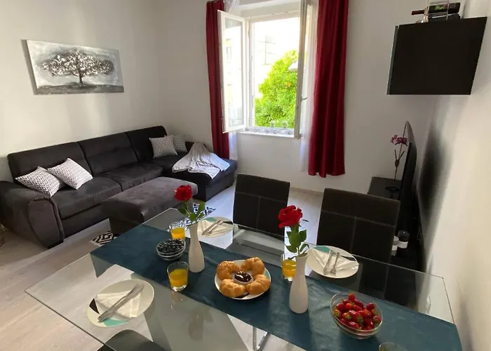Center - Lovely And Spacious 2bdrm Apartmán Split