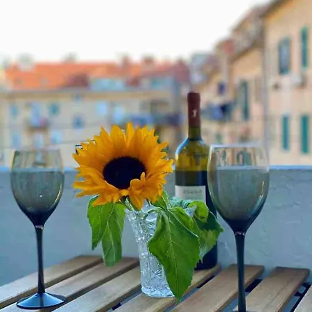 Apartament Center - Lovely And Spacious 2bdrm Split