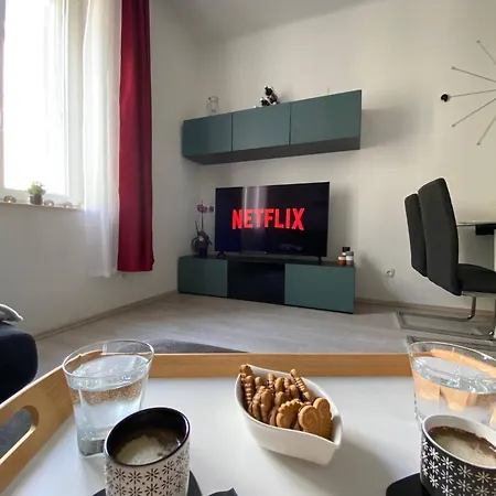 Center - Lovely And Spacious 2bdrm