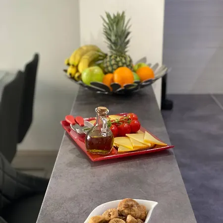 Center - Lovely And Spacious 2bdrm Apartament